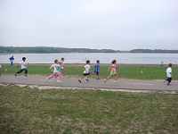 013 Kensington Run [2008 Sept 27]  I would love to have a full stride like these kids do!! Makes my shuffling gait look pretty poor in comparison.